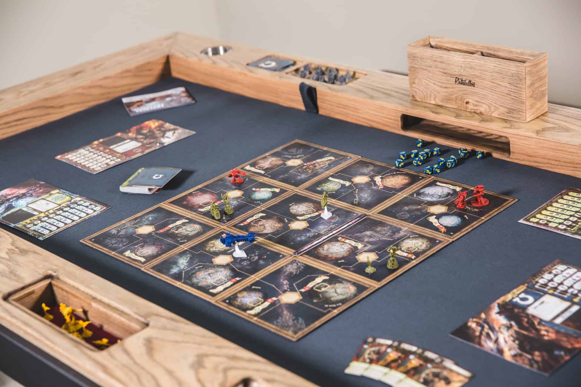 Mesa de RPG de vidro - uma ótima ideia  Entertainment room design, Table  games, Board game room